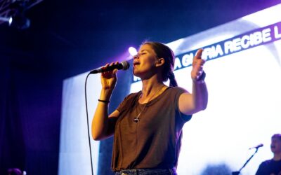 Co zrobić, żeby uniknąć pogłosu i echa podczas wydarzenia?